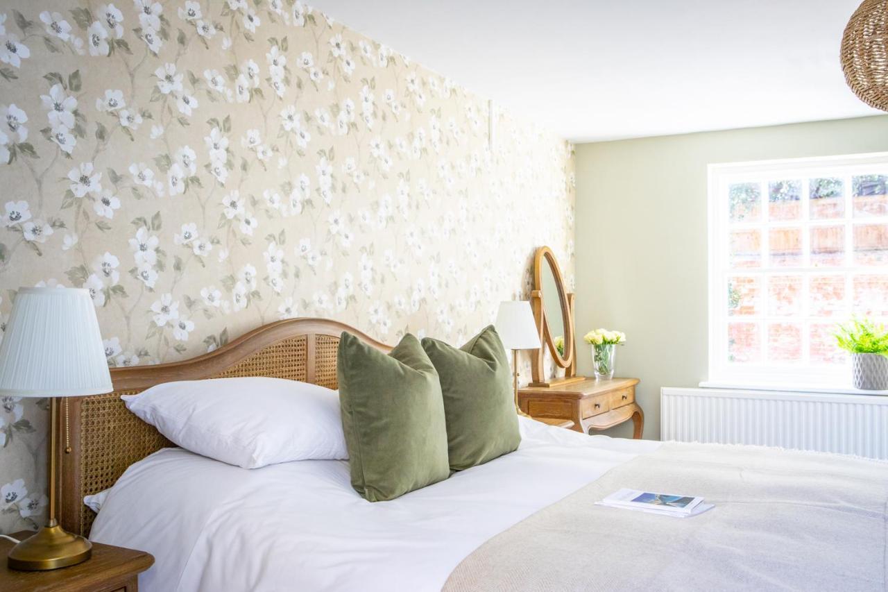 The White Horse Hotel Faversham Exterior photo